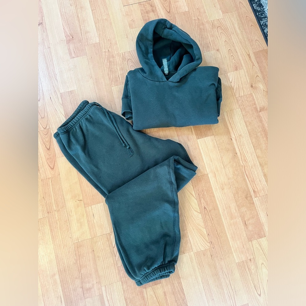Skims Hoodie and sweatpants set